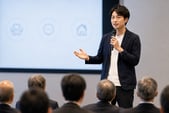 社内新規事業コンテストの発表者の様子
