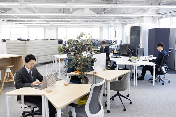 パーティションがあるオフィス