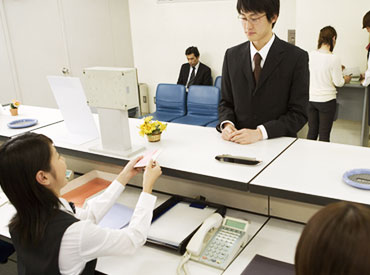 公共・交通・金融機関などの窓口
