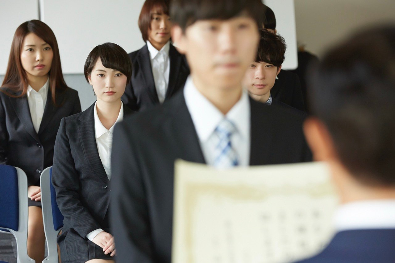 【2026年版】社内アワード完全ガイド｜メリット・注意点から「シラけない」演出のコツまで